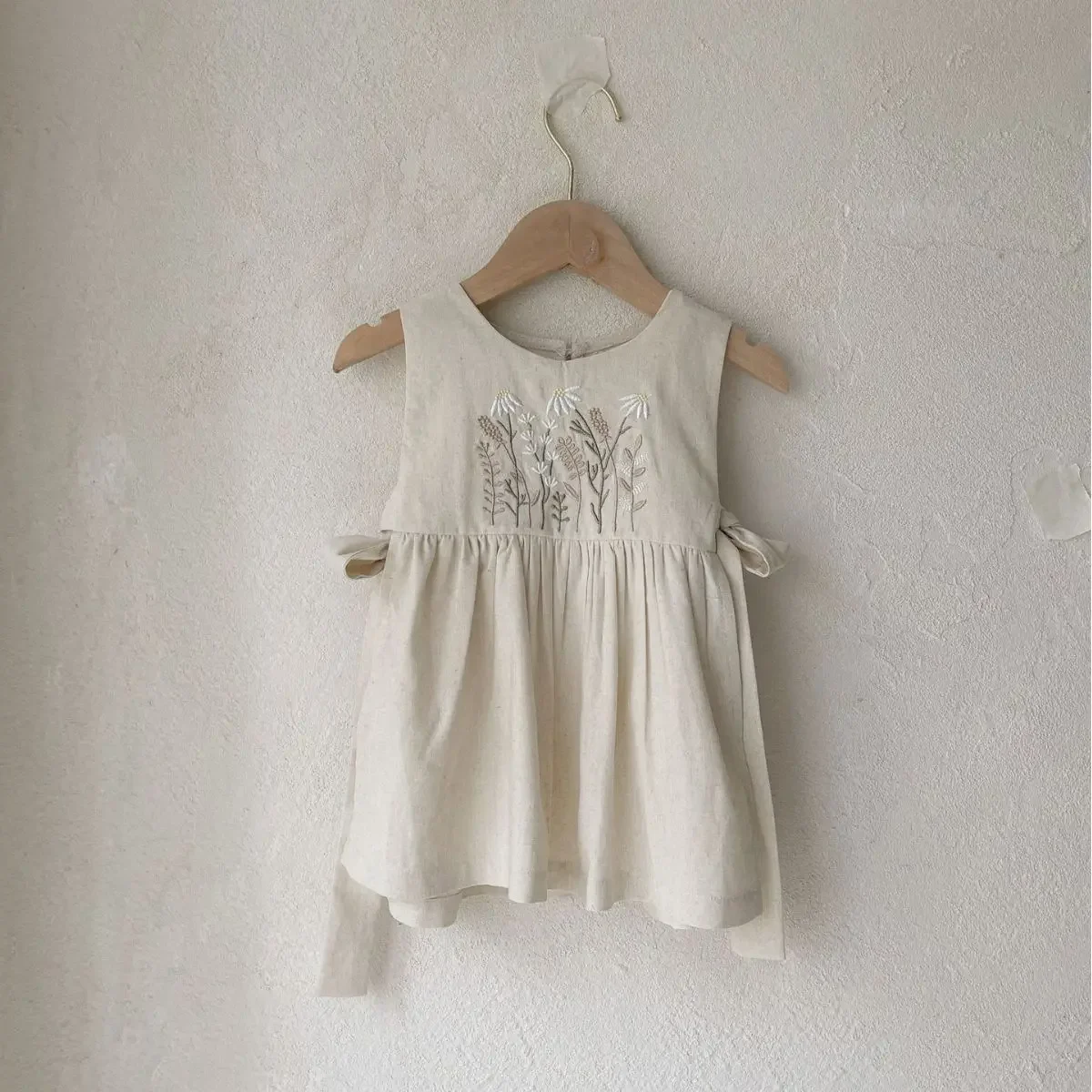 7618-1 Girl Baby Dress Autumn New Flowers Embroidered Girl's Dress Butterfly Strap Apron Sleeveless Suspender Dress