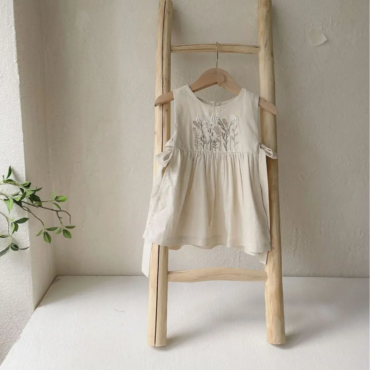 7618-1 Girl Baby Dress Autumn New Flowers Embroidered Girl's Dress Butterfly Strap Apron Sleeveless Suspender Dress - Image 3